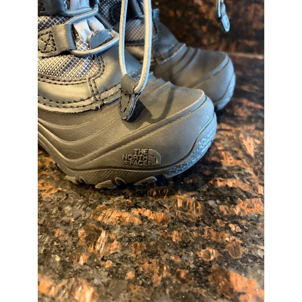 The North Face Alpenglow Snow Boots Toddler 10 Gray Black Waterproof Excellent